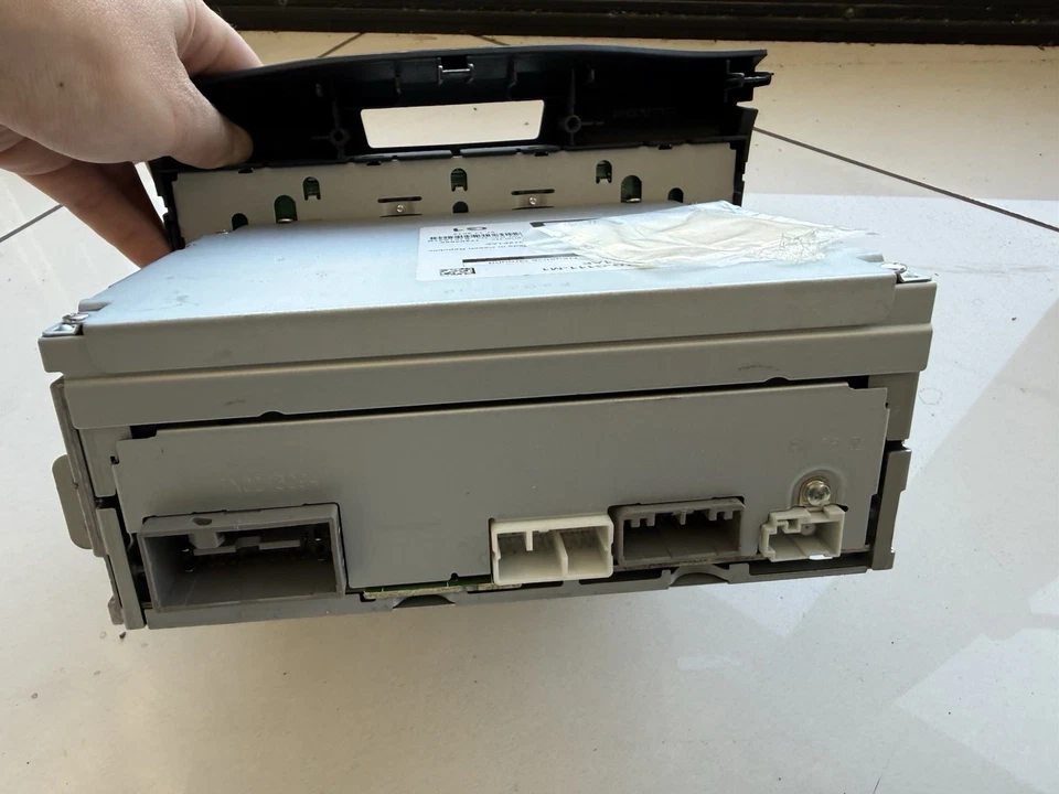 AUTORADIO Originale 2 DIN MP3 - HONDA CR-V 4a SERIE 39100-T1G-G210-M1 - Immagine 3 di 4