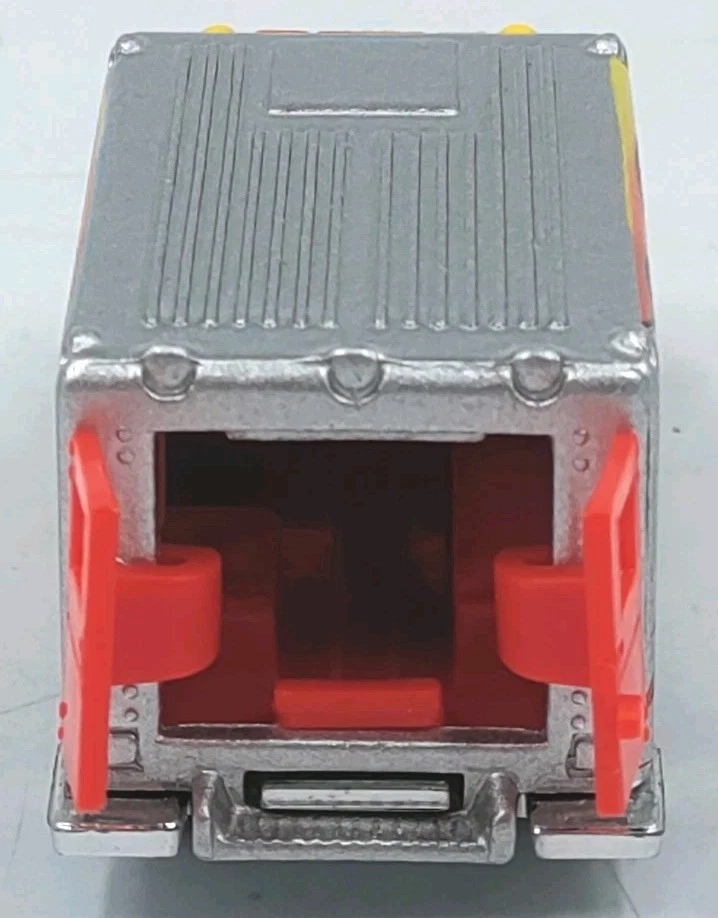 1988 Hot Wheels Final Run 2003 Series Ambulance Yellow 1:64 Diecast Loose NM - Image 2 of 4