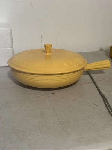 Vintage Fiesta Yellow *French Casserole*  Dish 1930s Fast Ship