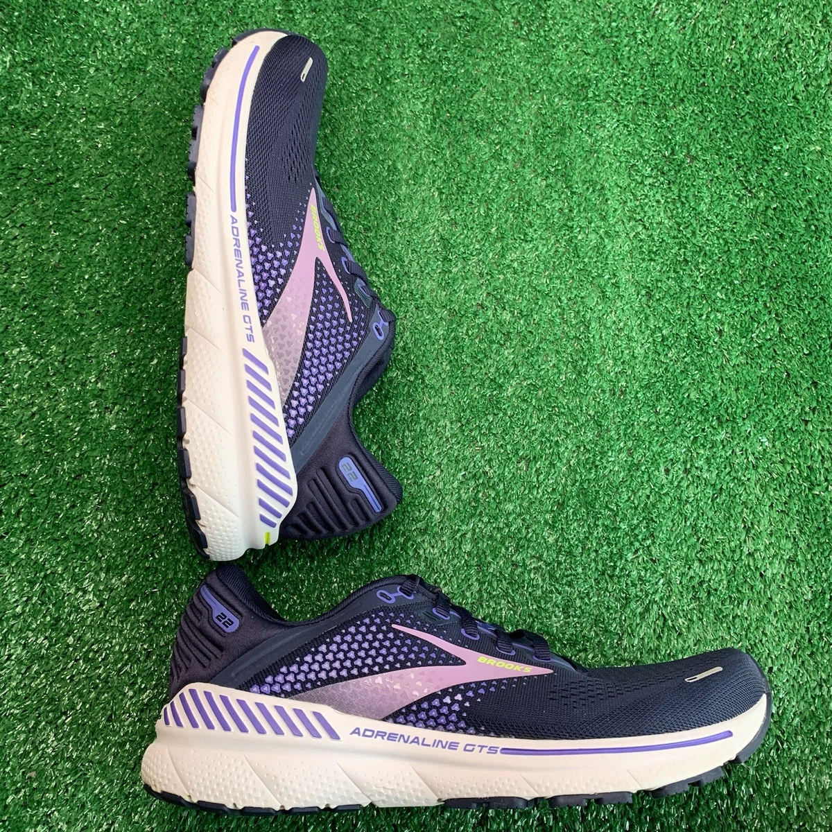 Brooks adrenaline top size 9.5