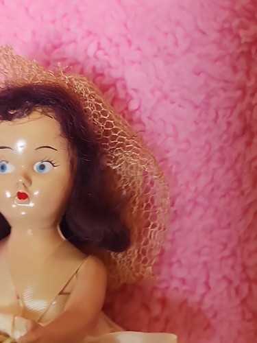 VINTAGE 8” -“BRIDE” DOLL -VERY RARE!! - Picture 4 of 21