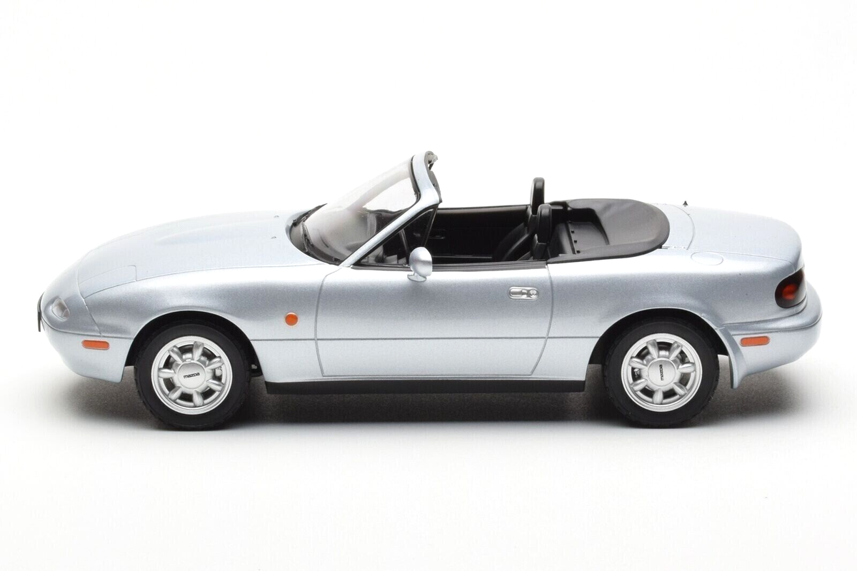 ミニカー Mazda  MX-5  1/18 1/18 Mazda Miata MX-5 1989 Cabriolet (Silver) Diecast Model