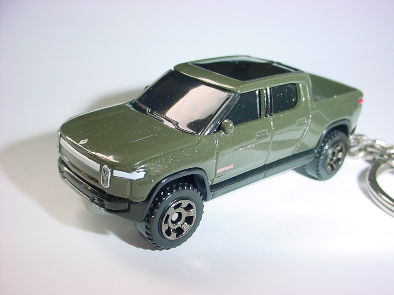 HOT 3D DARK GREEN RIVIAN R1T CUSTOM KEYCHAIN keyring key EV BLING ...