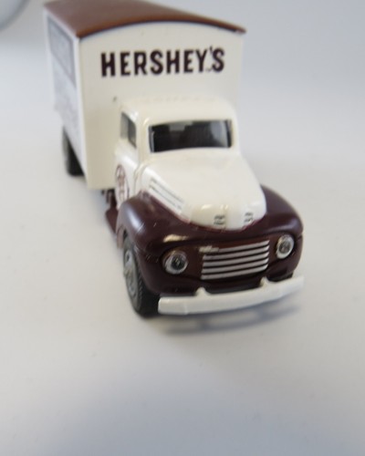 American Highway Legends (AHL) HERSHEYS Diecast Ford 1:64 by Hartoy 1995 - Picture 11 of 12