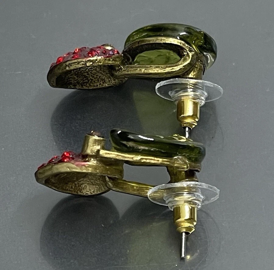 Pendientes Sweet Romance EE. UU. Perforados Chapados en Oro Cristal Verde Cereza Hoja de Vidrio Foto 4 de 4