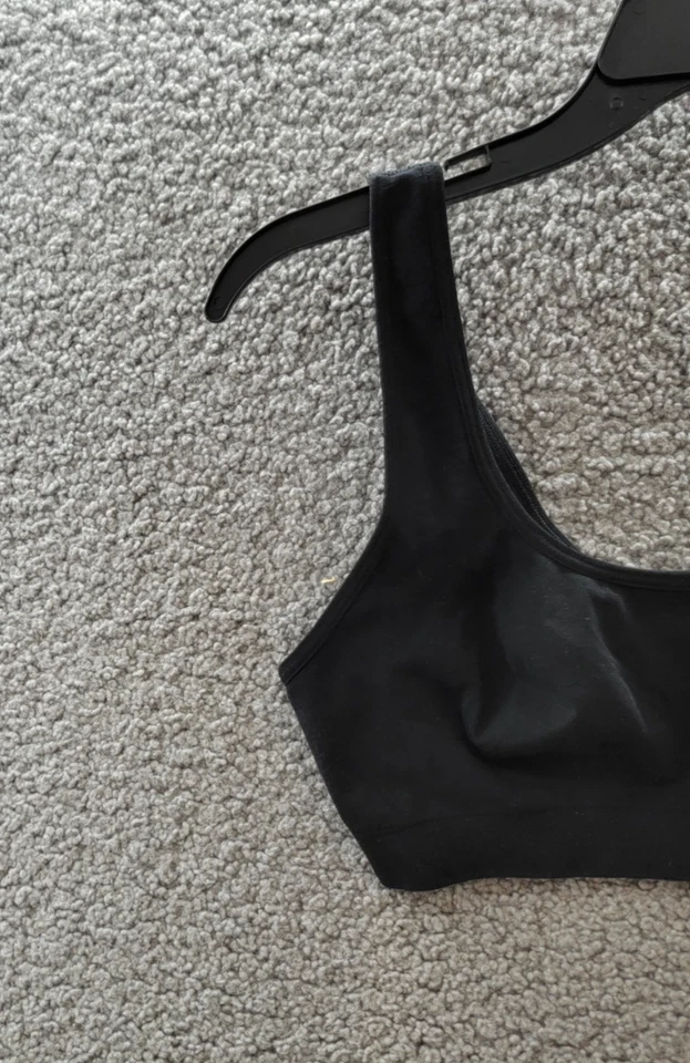 Bralette On Gossamer Cabana de algodón sin costuras fácil sin mangas para mujer mediano negro Foto 3 de 4