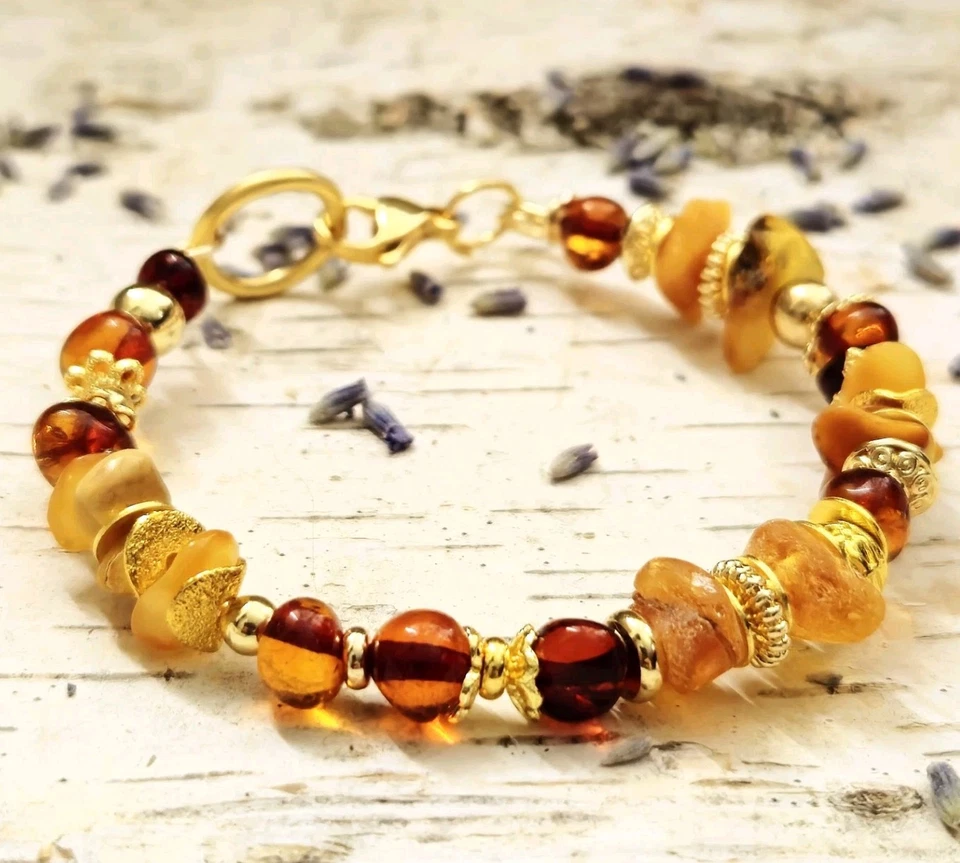 Brazalete artesanal de curación antigua de ámbar báltico enchapado en oro de 18 quilates Foto 3 de 4
