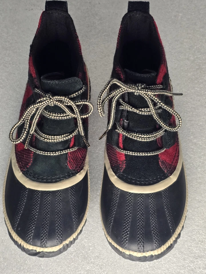 Botas Sorel Out N About Plus para mujer 7,5 negras rojas a cuadros impermeables lluvia de pato Foto 4 de 4