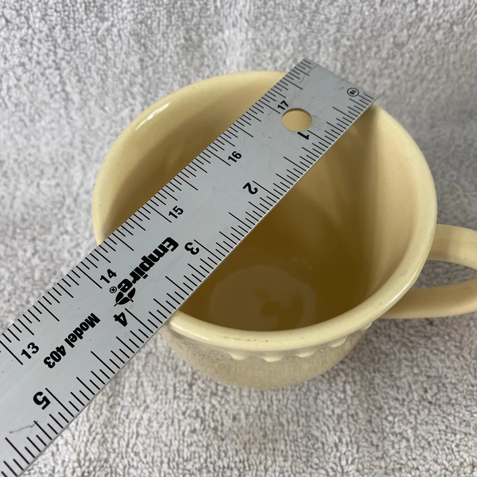 Juego de 2 tazas de té de café de cerámica con borde de cuentas amarillas Pottery Barn Emma par Foto 4 de 4