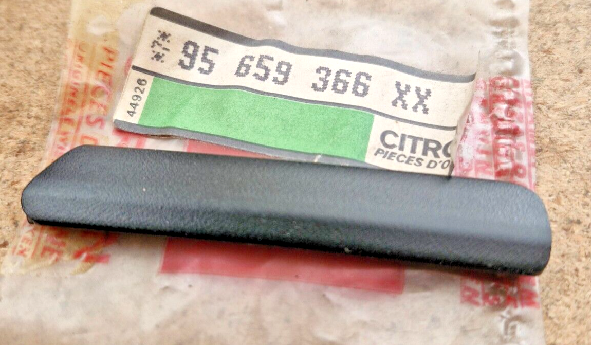 Citroen ZX Volcane -10/92 Front Wing Moulding Lining Right