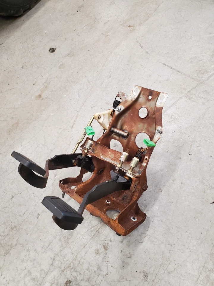 Conjunto de pedal de embrague Datsun 280zx s130 1981 Foto 2 de 4