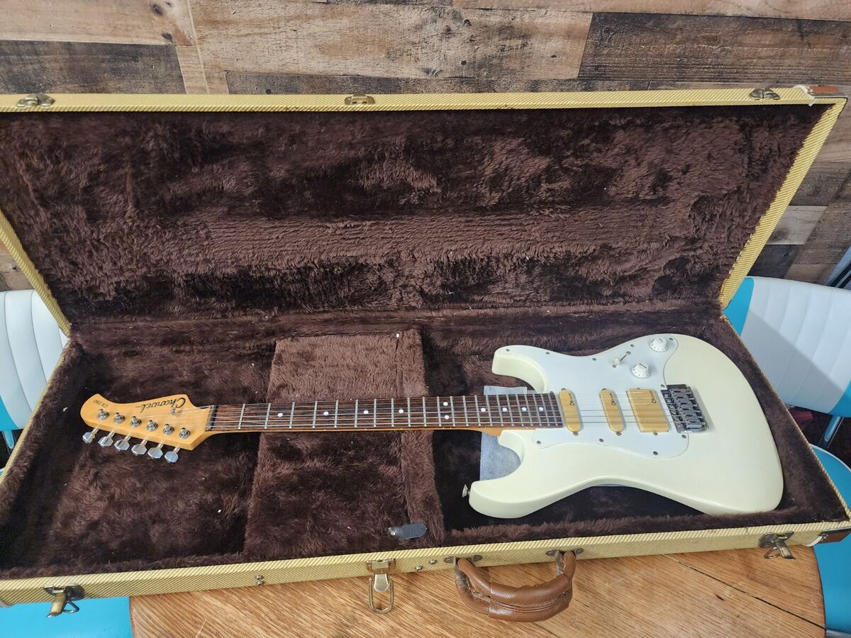 CHARVEL CX290 Electric Guitar Made in Japan With Hardshell CHARVEL CX290 Electric Guitar Made in Japan With Hardshell