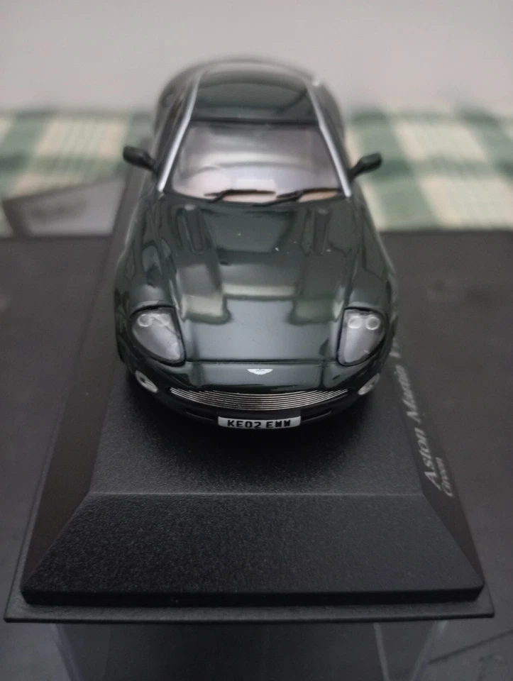 Aston Martin V12 Vanquish 1/43 Minichamps 1 di 3120 - Immagine 4 di 4