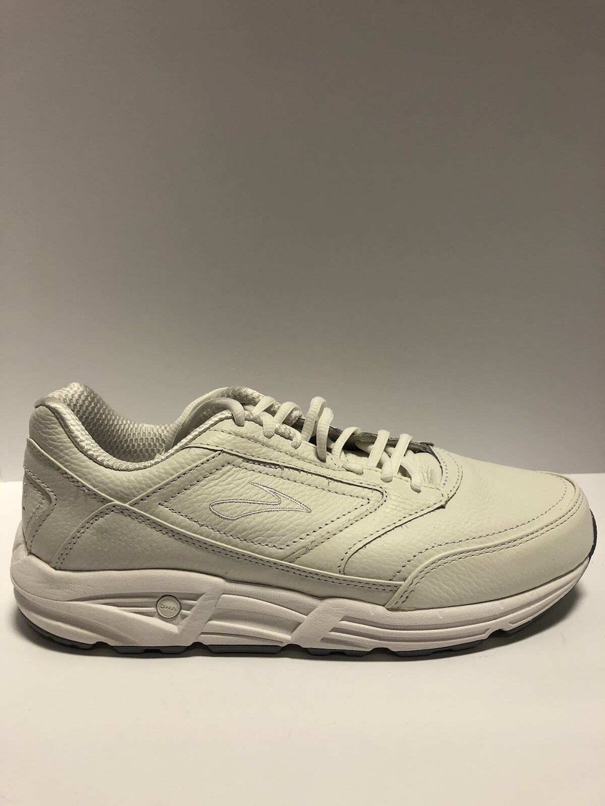 brooks men's addiction walker walking shoes