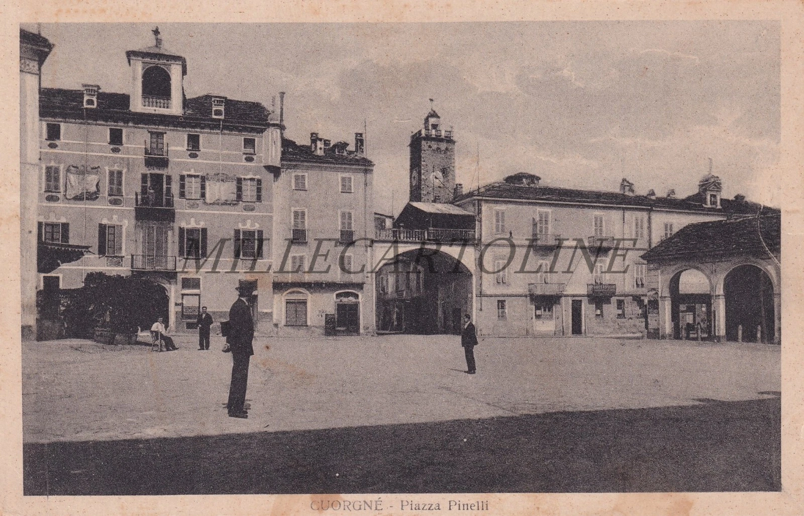 Foto 1 di 2