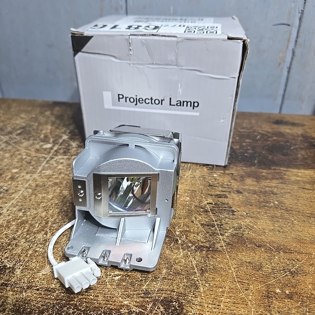 5J.JKC05.001 / 5J.JL905.001 Replacement Lamp Bulb with Housing for BenQ