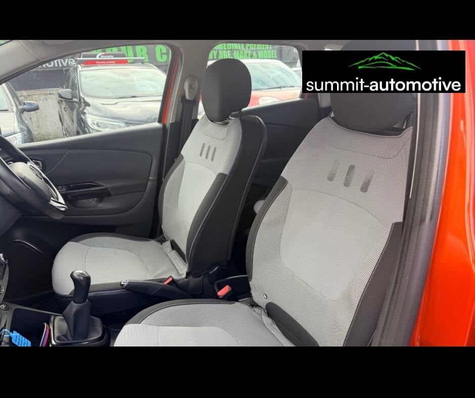 2014 Renault Captur, photograph 18