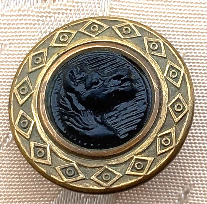 GRAND BOUTON ANCIEN en métal à décor de chevalier - combat - joute EUR 19,00 - FR