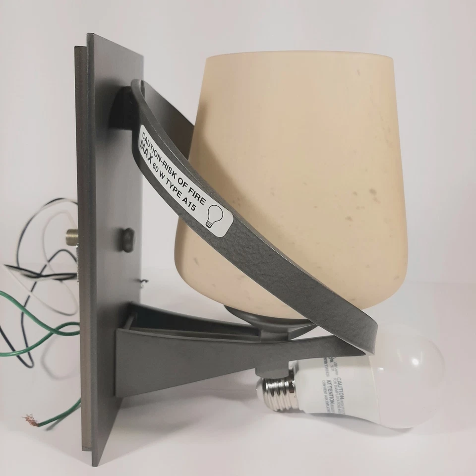 Aplique Hubbardton Forge Ribbon, acero bruñido Foto 3 de 4