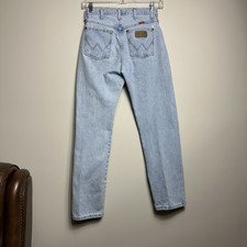 Wrangler Women  s Light Wash Cowboy Cut Slim Fit Denim Jeans Size 5