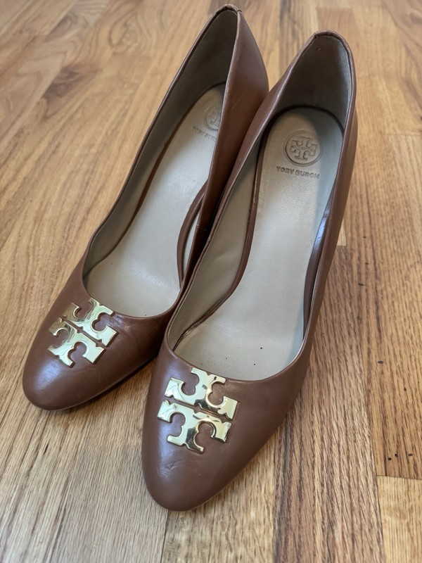 Tory Burch Brown Leather Raleigh Medallion Gold Wedge Pumps Shoes 10M