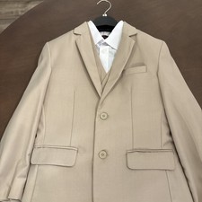 Magen Kids Boys Formal suit in Beige set of 7 pcs set size 8 never worn