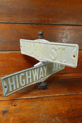 USAストリート看板　4ht Vintage Street Sign Double Sided Embossed 4way Corner