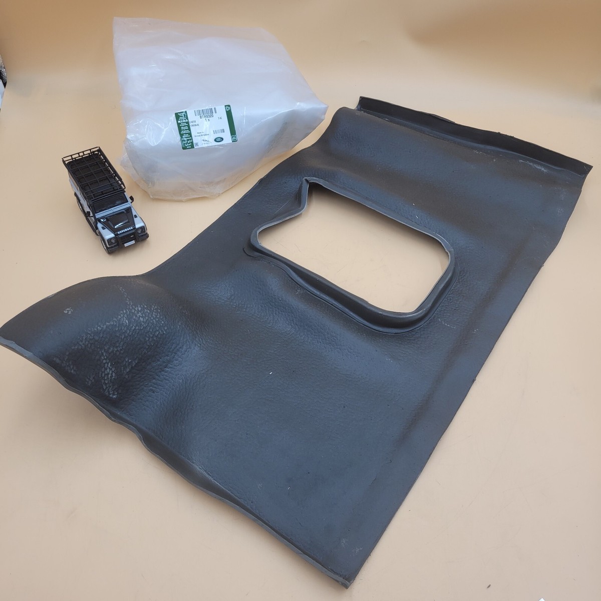 DEFENDER -06 Rubber Transmission Tunnel Cover Mat GENUINE Part