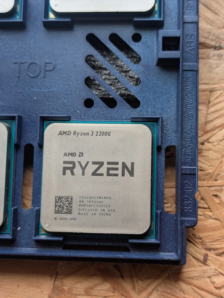 AMD Ryzen 3 2200G 4C/4T ( 3.5GHz / 3.7GHz) W Reconditionné - Photo 2/2