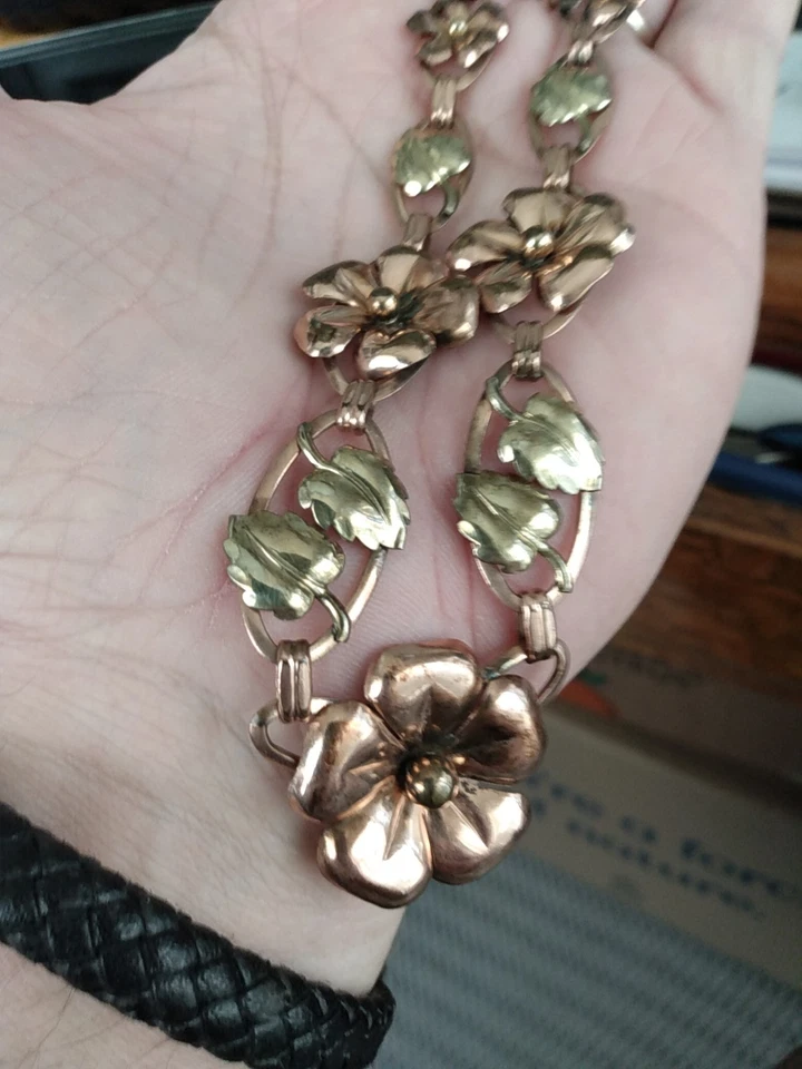Collar de flores rellenas de oro amarillo y rosa firmado BINDER BROTHERS 16 pulgadas DE COLECCIÓN Foto 4 de 4