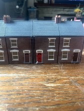 7X 00 Gauge Railway Houses All Different Coloured Doors