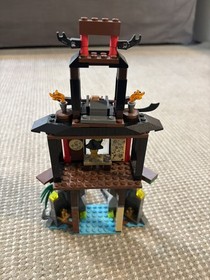 LEGO NINJAGO: Tiger Widow Island (70604) Incomplete with instructions