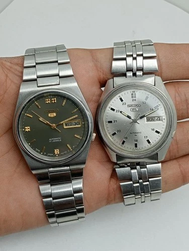 Lot of 2 Vintage Seiko 5 Automatic 7009 Day-Date Men's Japanese Wristwatches