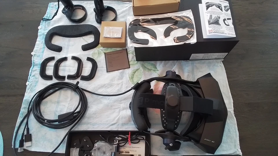 Pimax Crystal Light QLED VR Headset mit 2 Controllern und mehr - Bild 3 von 4