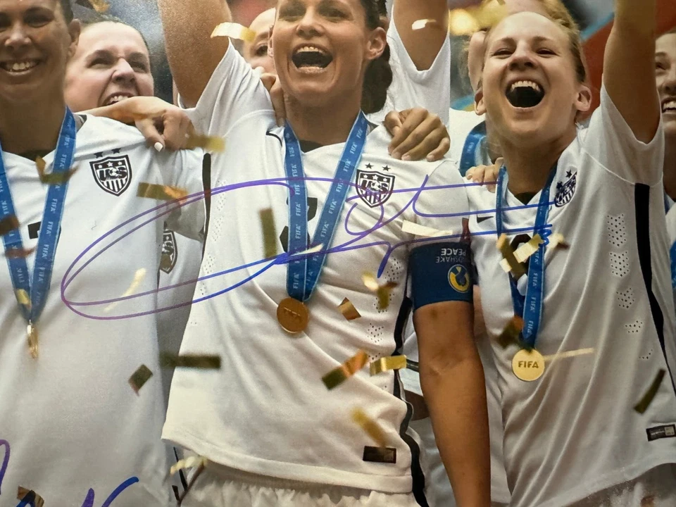 Team USA 2015 World Cup 16x20 Photo Signed by 4-Rampon O'Hara Johnston Lloyd COA - Image 3 of 4