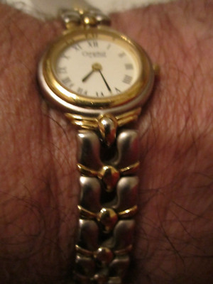 LADIES' CARAVELLE BY BULOVA WATCH TWO TONE ELEGANT BAND - RUNS GREAT -  BBA-23