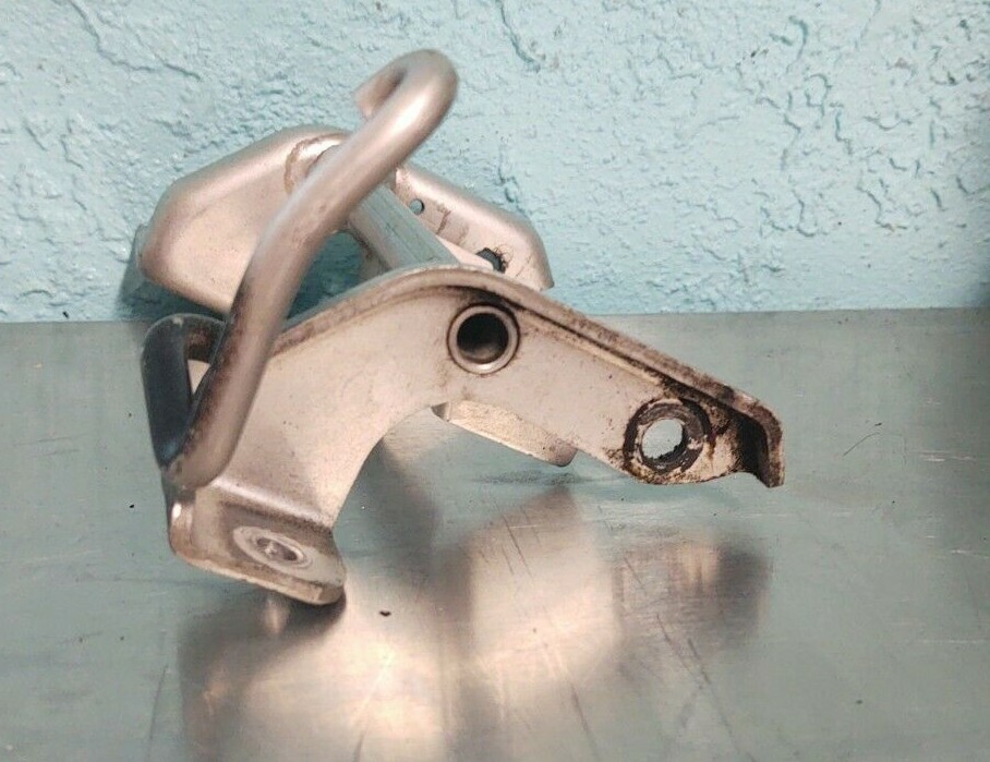 ダイヤモンド 02 03 HONDA CBR 954 RR - SEAT HINGE LATCH BRACKET OEM