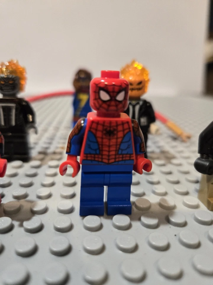 LEGO MARVEL SUPER HERO & VILLAIN LOT OF 10 MINI FIGURES - Spiderman Capt Amer. + - Image 4 of 4