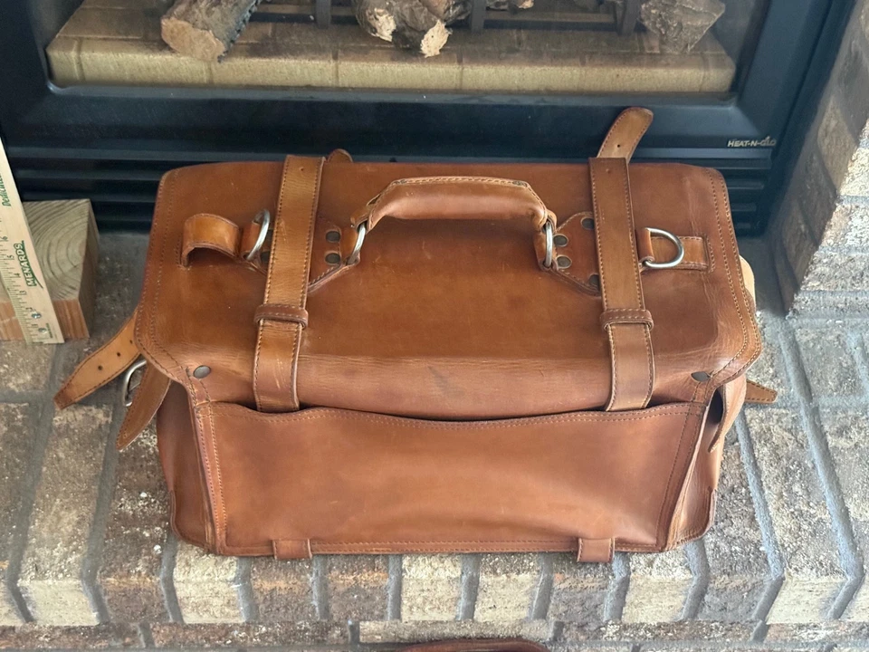 РЕДКАЯ, ранняя кожаная спортивная сумка Saddleback — пыльно-светло-коричневая, кажется, не использовалась - Изображение 3 из 4