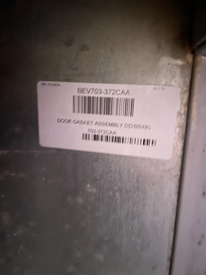 REFRIGERADOR Y/O CONGELADOR COMERCIAL BEVERAGE AIR. MODELO: Enfriador de 4 barriles DD58-1 Foto 3 de 4