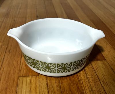 Pyrex White Verde Green Round Casserole Dish #472 1.5pt - Vintage | eBay