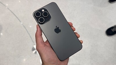 Apple iPhone 15 Pro Max - 256 GB - Black w/ TIk TOK APPLICATION 