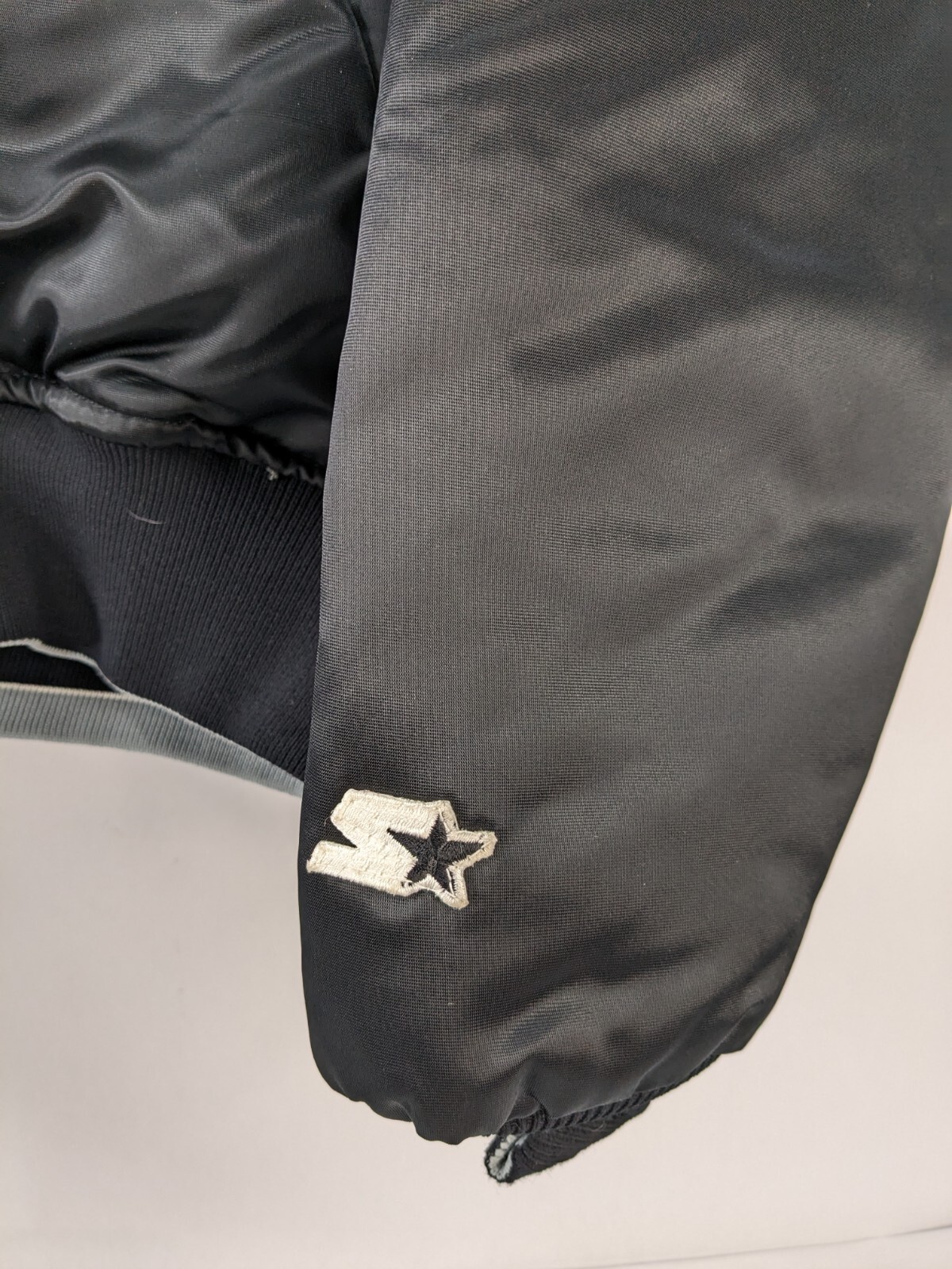 Vintage STARTER Oakland Las Vegas Raiders Silver Black Reversible Jacket Large image 5