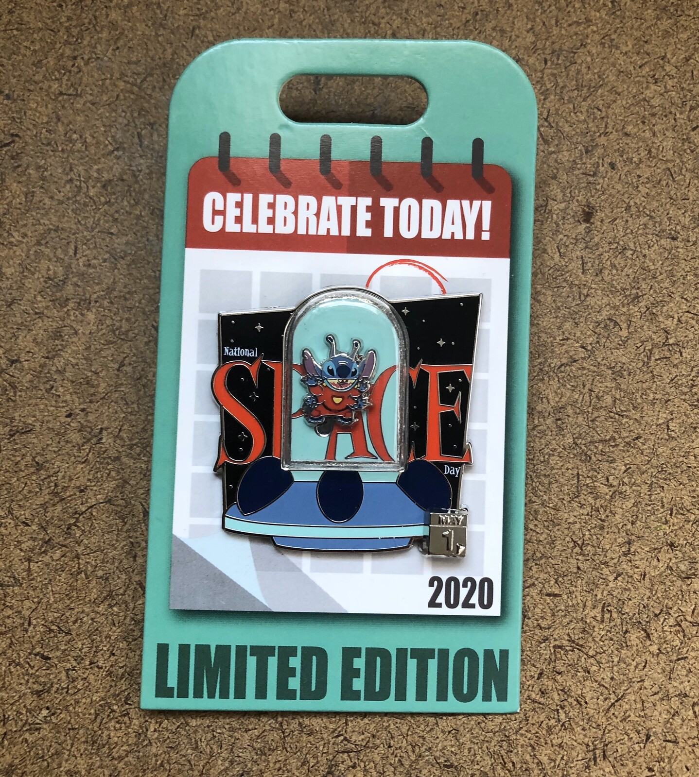 Stitch – National Space Day 2020 - Pin of the Month LE IN HAND