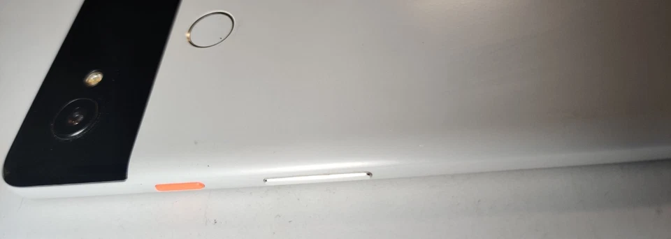 Google Pixel 2 XL White Unlocked 64GB Android 11 #11F Working Well SINGLE SIM  - Image 3 of 4