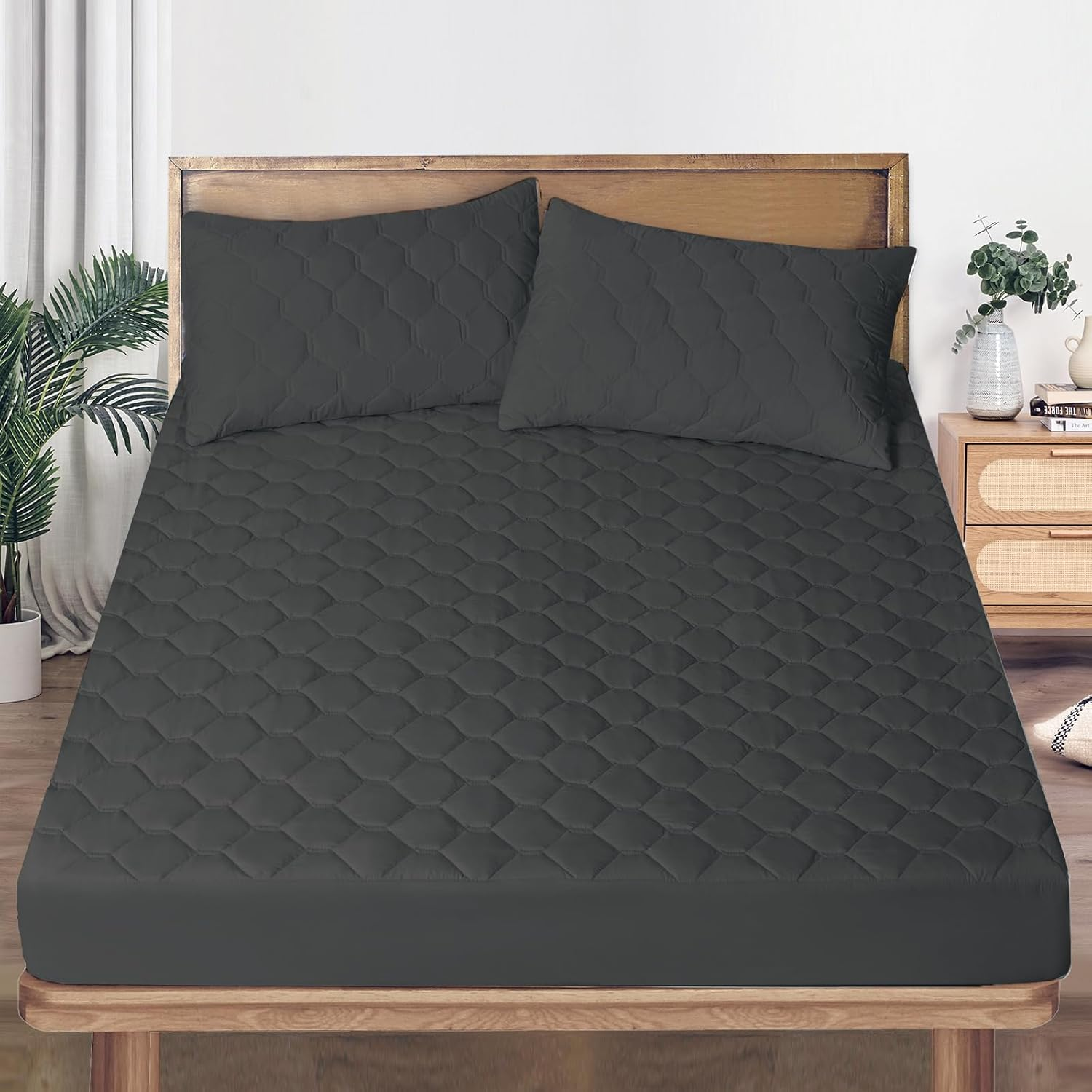 Quilted Elastic Fitted Mattress Protector Cover for Comfort and Protection