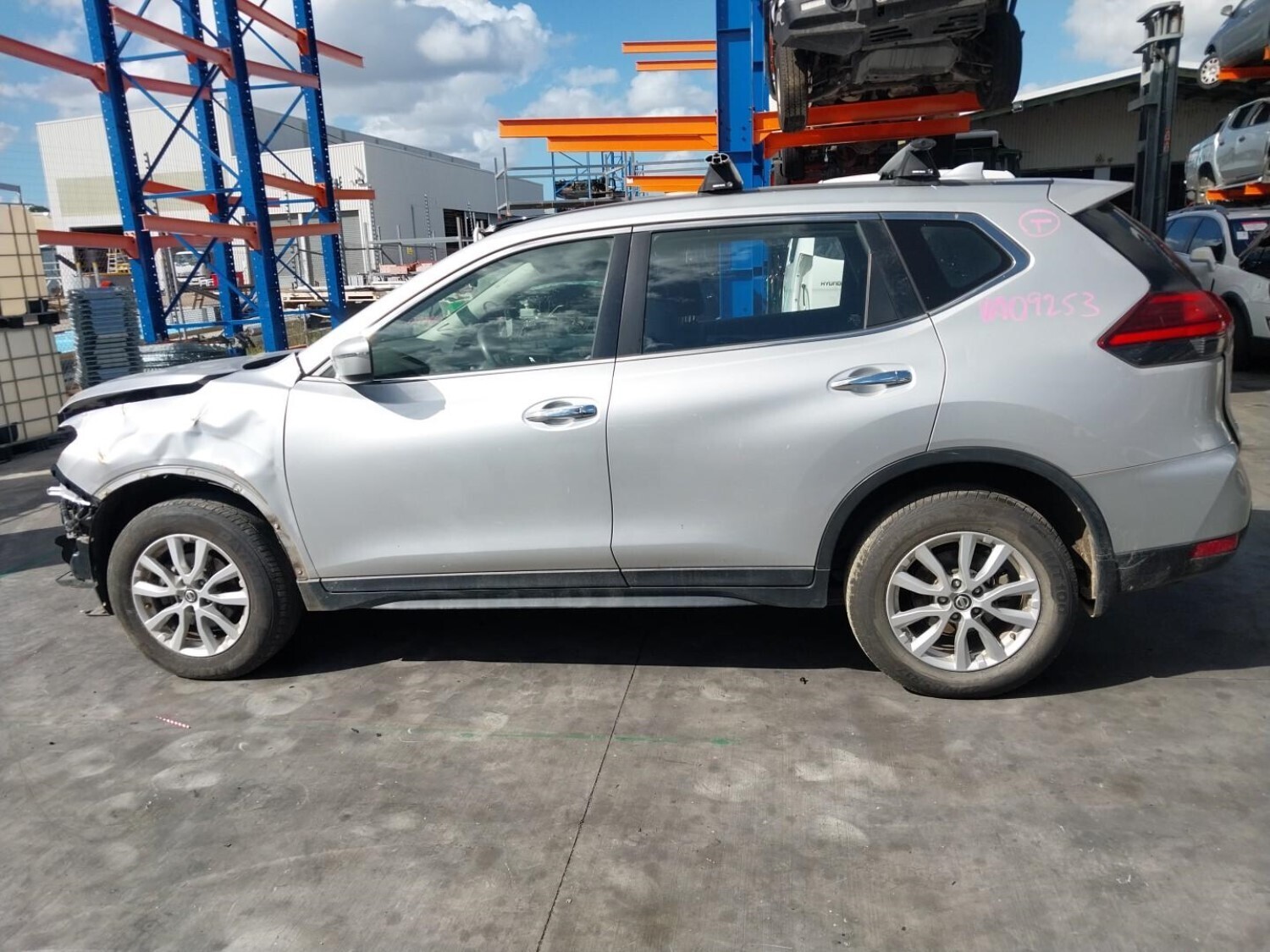 Nissan Xtrail T32 Right Front Door Trim eBay