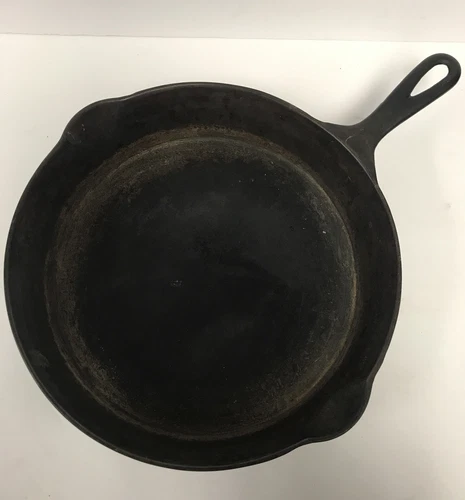 Vintage Early Wagner Sidney cast iron skillet  #9 heat ring double pour 11”