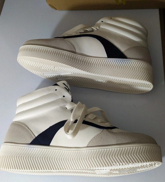 Nº 38 Vanessa Wu zapatillas altas NUEVAS