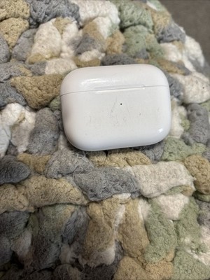Apple AirPods Pro 2nd Generation with MagSafe Wireless Charging Case - White